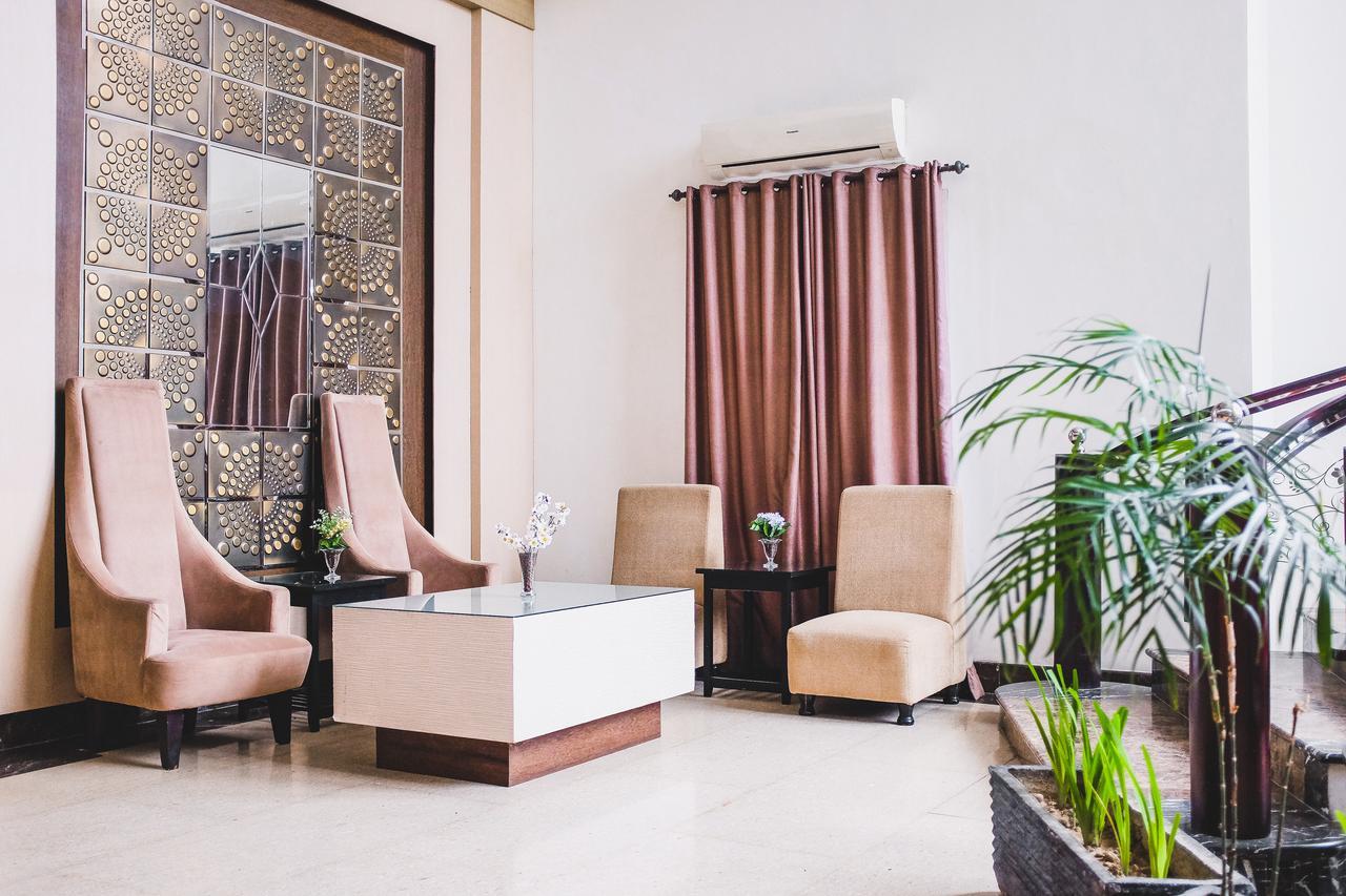Reddoorz Plus Near Mall Panakukang Makassar Exterior photo